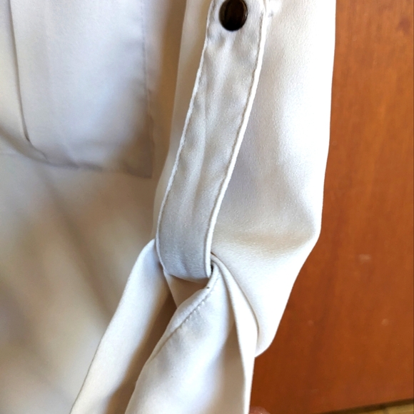 Forever Love 21 women's dress shirt, beige flowy, light material, XS, blouse - Picture 4 of 7